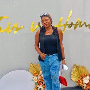 Iyanu Lola